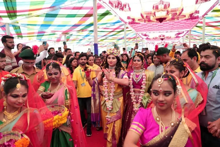 SGT University spreads the message of conservation of water, organises ‘Radha Krishna Sang Phoolon Ki Holi’