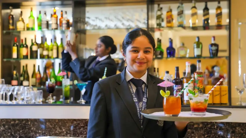 Bachelor of Hotel Management Honors / with Research